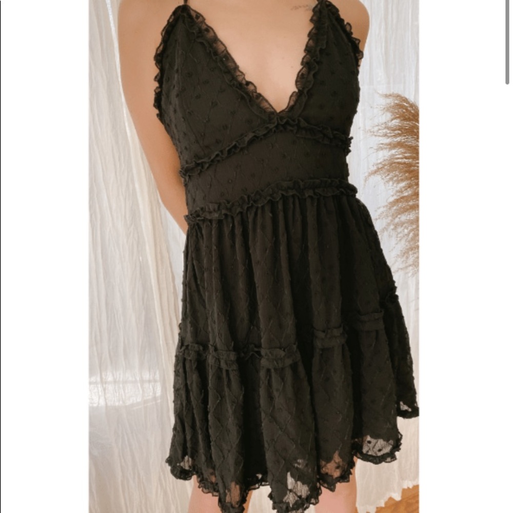BLACK V NECK LACE DRESS